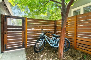 المنطقة المحيطة بالمنشأة