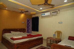 Chambre Triple Classique, balcon, vue montagne | Wi-Fi gratuit