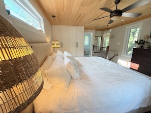 3 chambres, bureau, Wi-Fi gratuit, draps fournis