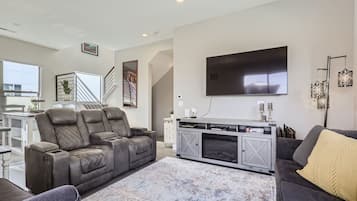 House, 2 Bedrooms | Living area | Smart TV