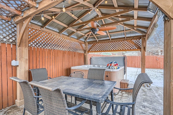 House, 3 Bedrooms | Outdoor dining