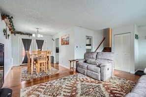 House, 3 Bedrooms | Living area | Smart TV