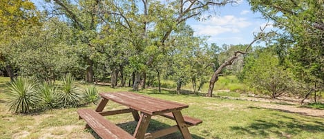 Cabane, 2 chambres | Restauration extérieure
