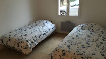 WiFi, bed sheets