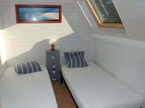 4 quartos, ferros/tábuas de passar roupa, Wi-Fi, roupa de cama