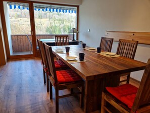 Dining - Holiday Apartment 'Felsenblick' with Balcony and Wi-Fi (Albstadt)