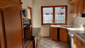 KylskÄp, mikrovÄgsugn, ugn och spishÀll