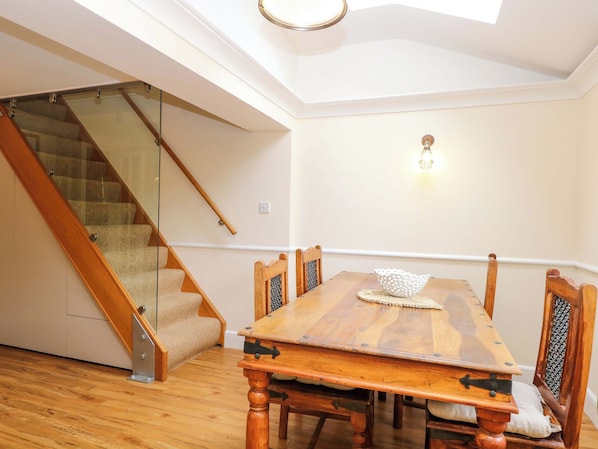 Dining - Honeysuckle Cottage (Swaffham)