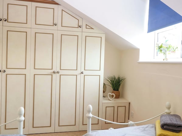 2 habitaciones, decoración personalizada y muebles diferentes