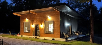 Holt House - Tranquil cabin close to hiking trails and the Buffalo River