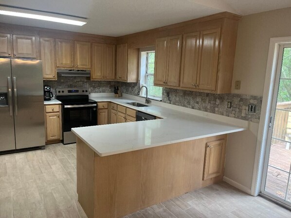 Ofen, Herdplatte, Geschirrspüler