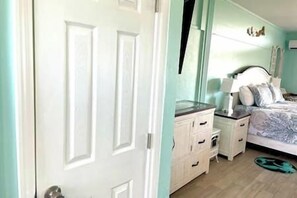 1 chambre, fer et planche à repasser, Wi-Fi, draps fournis
