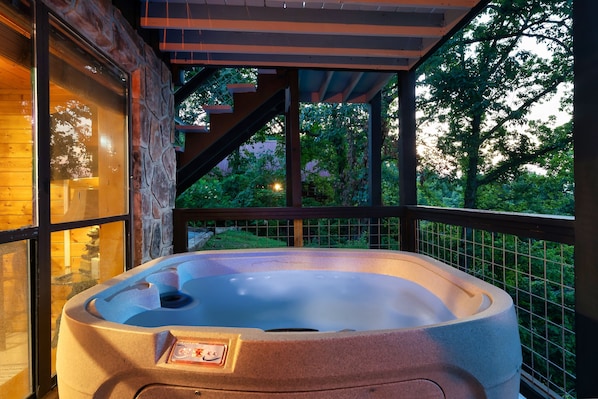 Bain à remous extérieur