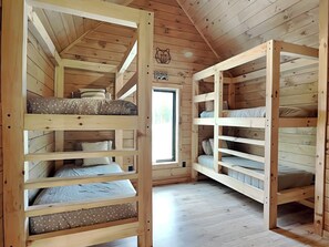 4 bedrooms, Internet, bed sheets