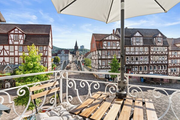 Outdoor dining - Lumen - Design loft with views - PS5 - Balcony (Rotenburg an der Fulda)