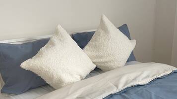 3 bedrooms, free WiFi, bed sheets