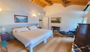 4 bedrooms, desk, iron/ironing board, free WiFi - A Neoclassical Retreat on the Shores of Lake Como (Tremezzo)