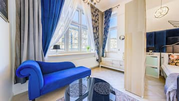 Studio (6) | Living area