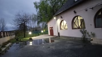 Esterni