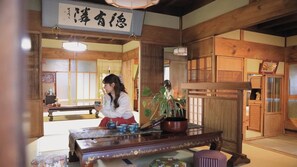 Lobby - Taishonoyado Romantei (Kani)