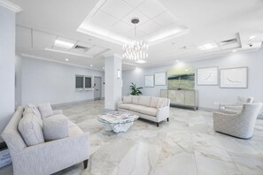 Condo, 1 Queen Bed (SW facing beachfront condo with sweep) | Interior