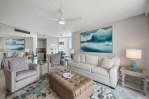 Condo, 1 Queen Bed (SW facing beachfront condo with sweep) | Living area