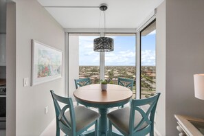 Condo, 1 Queen Bed (SW facing beachfront condo with sweep) | Dining