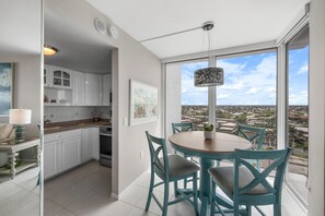 Condo, 1 Queen Bed (SW facing beachfront condo with sweep) | Dining