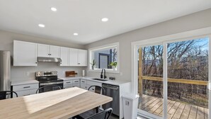 Coffee/tea maker, fridge, microwave, oven - Barndominium w/ Barrel Sauna, Mountain Views, King Bed & Fast WiFi (Berkeley Springs)