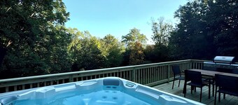 Barn with Hot Tub, Views, King Bed & Wi-Fi, Dog friendly