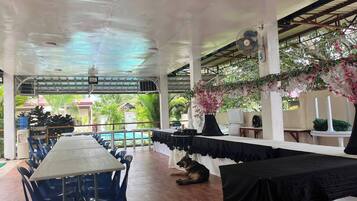 Vila, 4 quartos, acessível, para fumantes | Sala de jantar