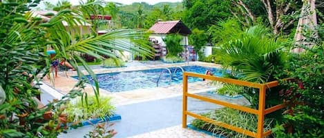 Villa, 4 chambres, accessible aux personnes à mobilité réduite, fumeur | Jardin