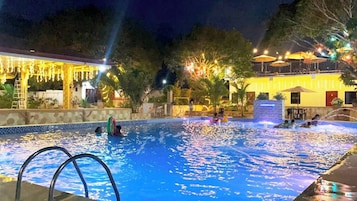Vila, 4 quartos, acessível, para fumantes | Piscina | Piscina externa