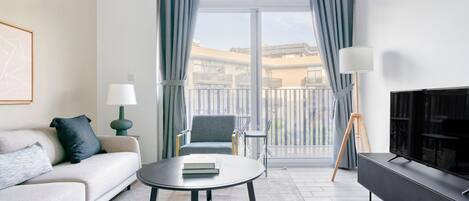 Fernseher, Stereoanlage