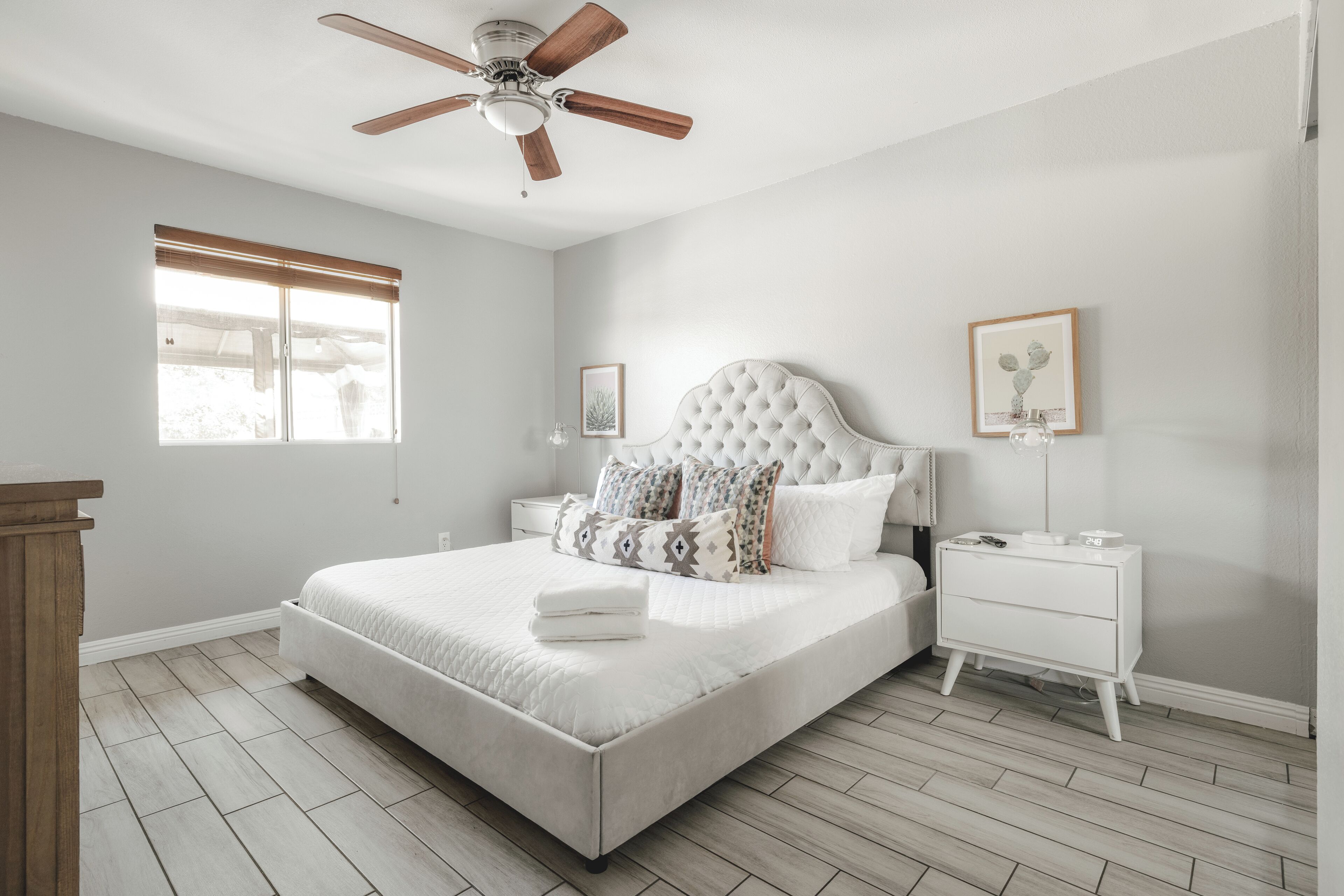 4 chambres, fer et planche à repasser, Wi-Fi gratuit, draps fournis