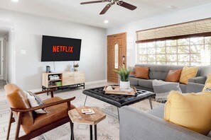 Smart-TV, Tischtennisplatte