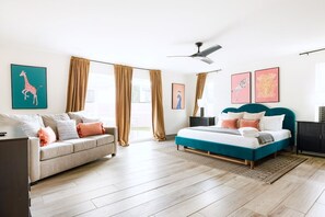 5 bedrooms, WiFi, bed sheets - 4 Min to Old Town, Resort Backyard with Heated Pool, Hot Tub and Outdoor Kitchen (Scottsdale)