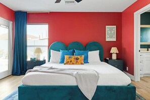 4 bedrooms, iron/ironing board, free WiFi, bed sheets