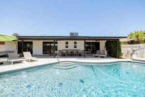 Piscine extérieure, piscine chauffée