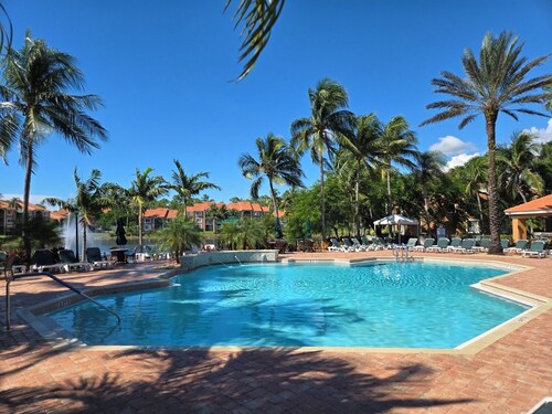 Relaxed Comfort Near the Coast in Naples, Florida 1 Month at a Time