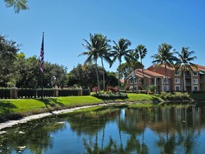 Property grounds - Relaxed Comfort Near the Coast in Naples, Florida 1 Month at a Time (Naples)