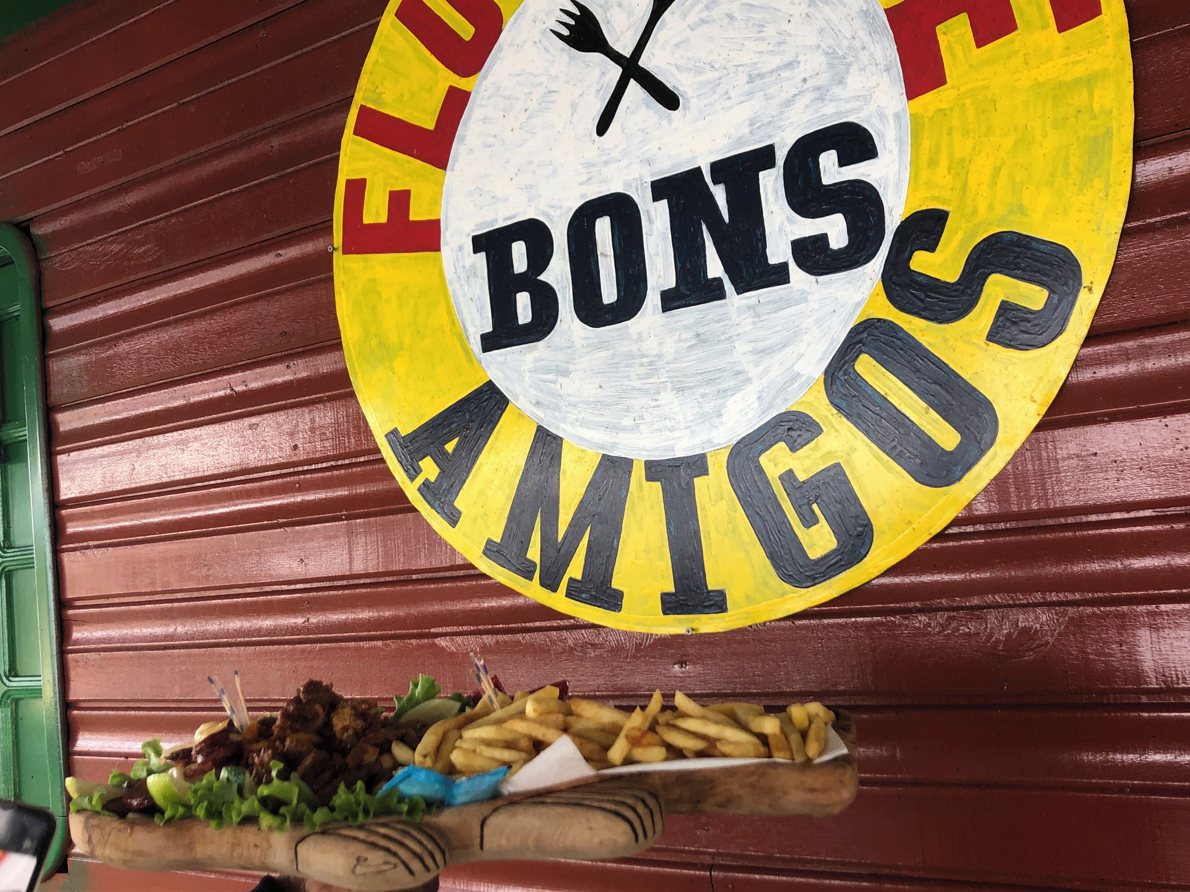 Café da manhã com buffet grátis todos os dias