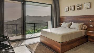 4 Schlafzimmer, Schreibtisch, Bügeleisen/Bügelbrett, WLAN