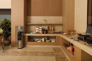 Free daily buffet breakfast  - Sol Boutique Hotel (Vlorë)