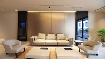 Coin salon dans le hall