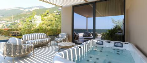 Estudi en suite júnior | Banyera d'hidromassatge