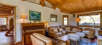 Villa 'In an Exceptional Location' with Mountain View, Wi-Fi and Air Conditioning