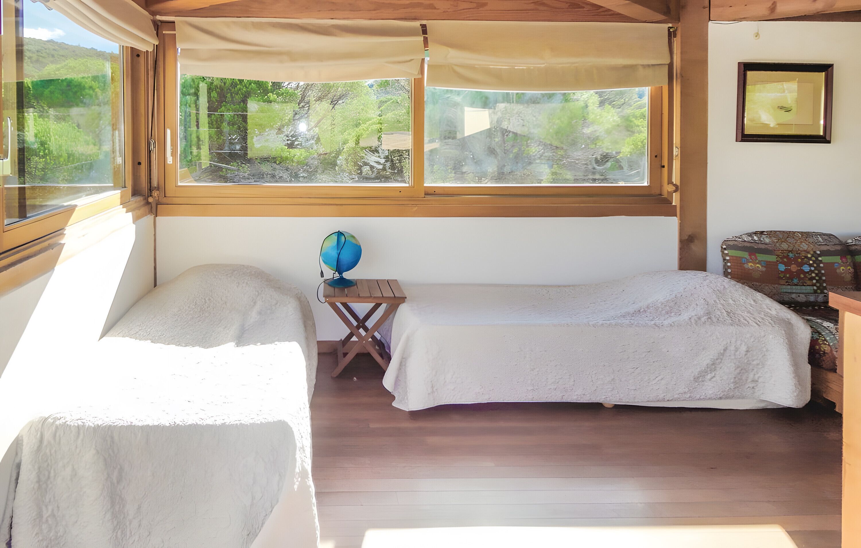 5 chambres, fer et planche à repasser, Wi-Fi, draps fournis