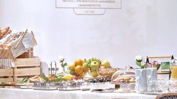 Free daily full breakfast