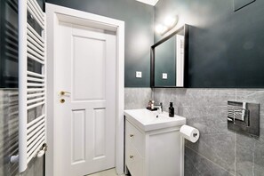 Bathroom sink - La Maison (Remeteszőlős)